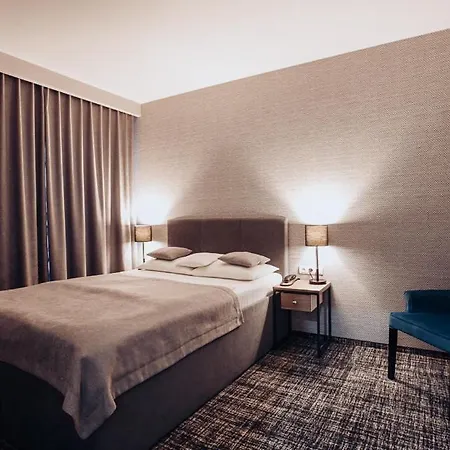 Miejsca Noclegowe I Restauracja Kaminski *