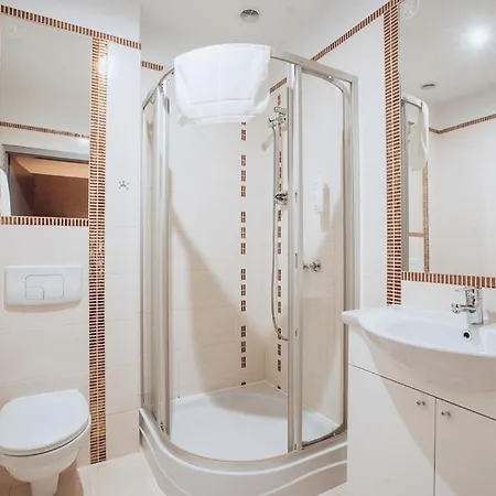 Miejsca Noclegowe I Restauracja Kaminski * Kepno