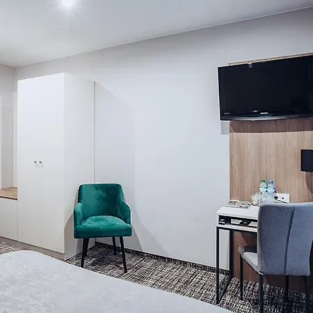 מלון Miejsca Noclegowe I Restauracja Kaminski קפנו