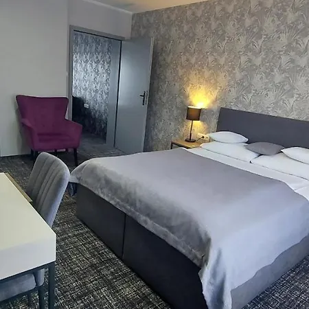 Hotel Miejsca Noclegowe I Restauracja Kaminski *
