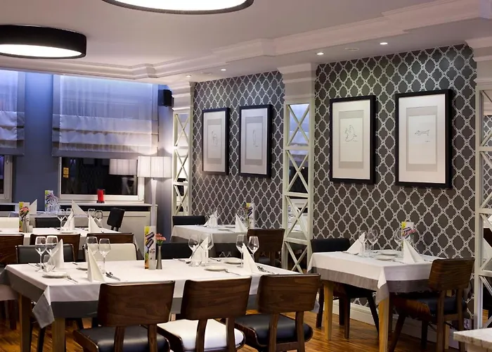 Miejsca Noclegowe I Restauracja Kaminski Hotel *