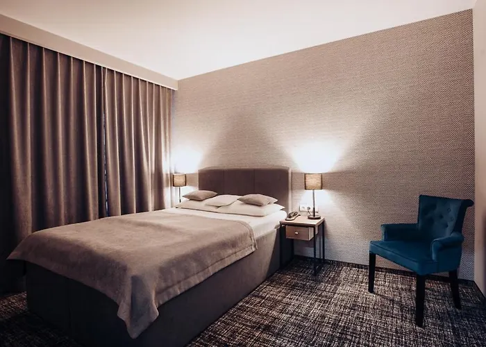 Miejsca Noclegowe I Restauracja Kaminski *