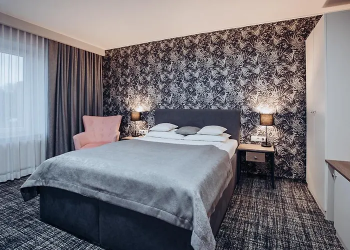 Miejsca Noclegowe I Restauracja Kaminski *